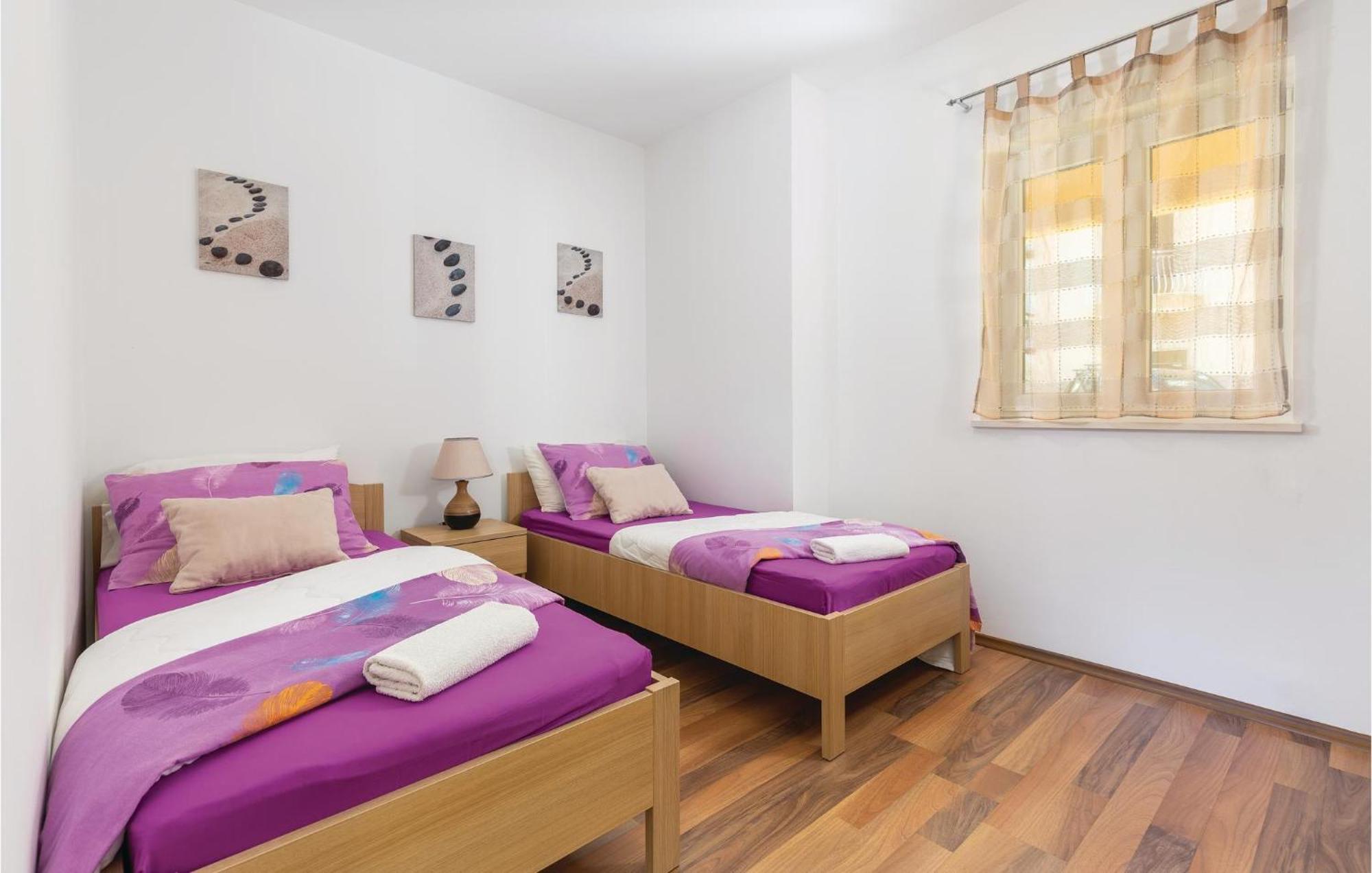 Gorgeous Apartment In Labin With Kitchen Bagian luar foto