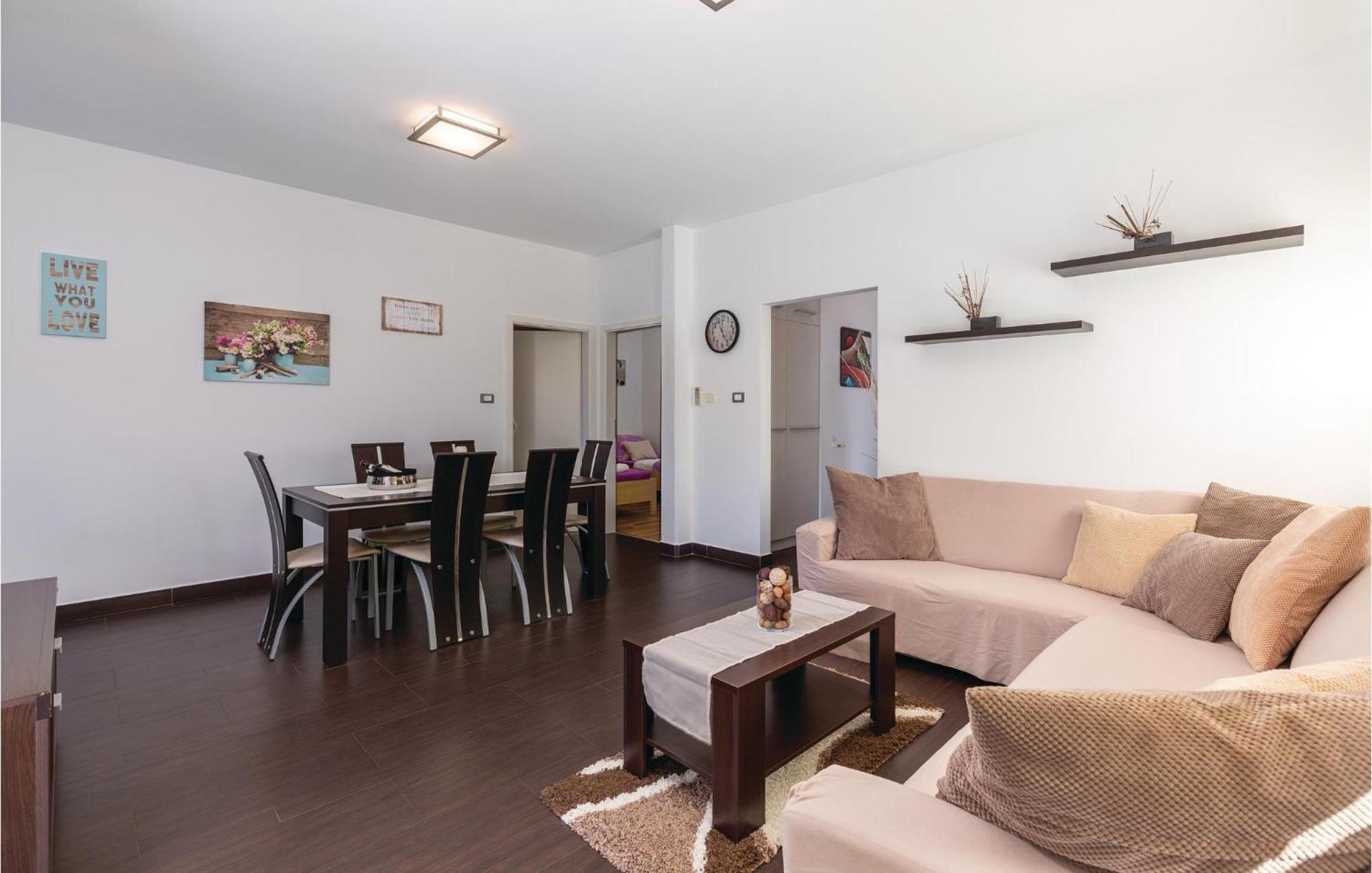 Gorgeous Apartment In Labin With Kitchen Bagian luar foto
